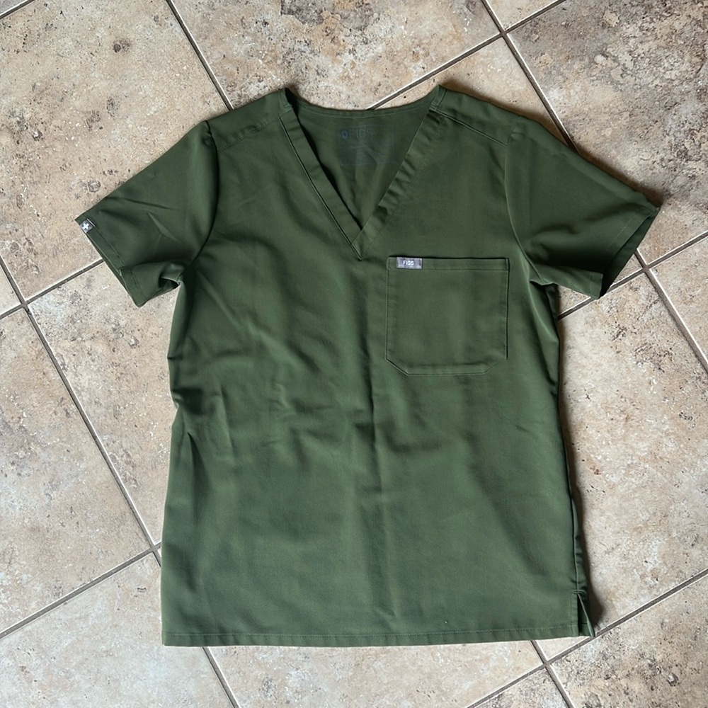 FIGS Catarina one pocket scrub top size small